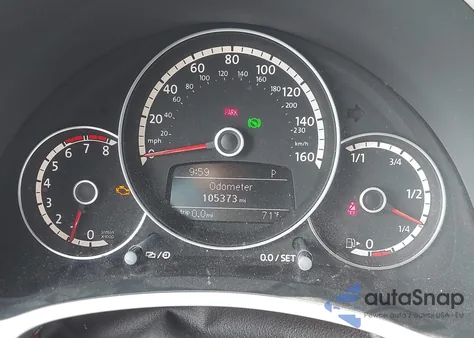 2013 Volkswagen Beetle 2.5L z USA, uszkodzony, nr VIN 3VWJX7AT1DM681576